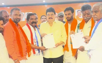 బీసీల సమస్యల పరిష్కారానికి కేంద్రం చొరవ చూపాలి: బేరి రామచందర్ యాదవ్