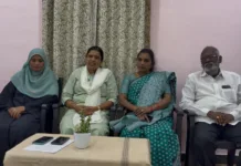 రూ.300 చీరలతో మహిళలు కోటీశ్వరులు అవుతారా.. బొబ్బ నవత రెడ్డి ఫైర్..
