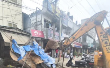 పాదచారుల కోసం ఫుట్పాత్ల క్లియరెన్స్.. 30.29 కి.మీ. మేర ఆక్రమణల తొలగింపు..