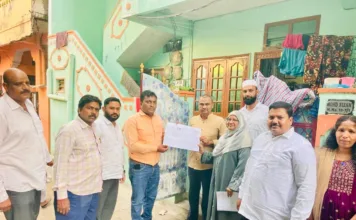 చందానగర్లో ప్రత్యేక ఓటరు జాబితా సవరణ.. ఇంటింటికీ ఎన్యూమరేషన్ ఫారాల పంపిణీ..