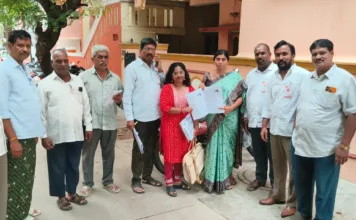 హఫీజ్పేట్లో ఇంటింటికీ ఎన్యూమరేషన్ ఫామ్ల పంపిణీ