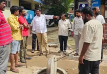 మియాపూర్లో సీసీ రోడ్డు పనుల పరిశీలన.. నాణ్యతతో అభివృద్ధి పనులు పూర్తి చేస్తాం: ఉప్పలపాటి శ్రీకాంత్