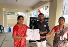 ఎస్ఐఆర్లో బీఆర్ఎస్ నాయకురాలు మమత ఫామ్ల పంపిణీ