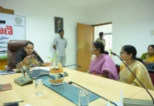 ప్రజావాణిలో 52 ఫిర్యాదులు.. టౌన్ ప్లానింగ్ సమస్యలే అధికం..