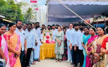 వైఎస్ఆర్ ఆశయాలను యువత ఆదర్శంగా తీసుకోవాలి: జగదీశ్వర్ గౌడ్
