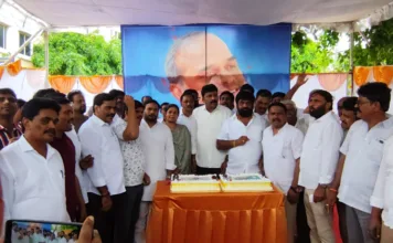 కేపీహెచ్బీ 9వ ఫేజ్లో ఘనంగా వైఎస్సార్ 77వ జయంతి వేడుకలు