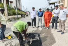 సైబరాబాద్లో రోడ్ల గుంతలపై జోనల్ కమిషనర్ నారాయణ్ అమిత్ తనిఖీ