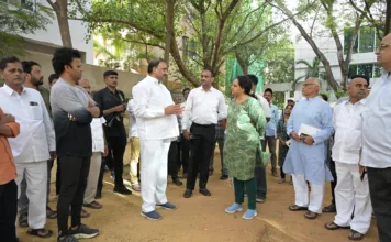 మాదాపూర్లో పౌర సమస్యలపై కమిషనర్ సృజన ఫోకస్