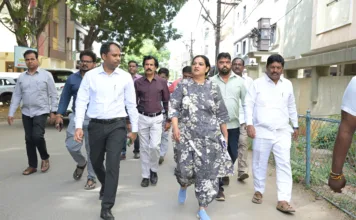 పేట్బషీరాబాద్లో కమిషనర్ పర్యటన