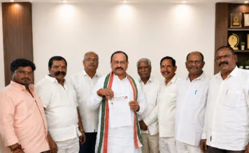శివచరణ్ రెడ్డిని కాంగ్రెస్ పార్టీ నుంచి తక్షణమే బహిష్కరించాలని డిమాండ్