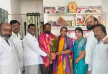 వడ్డెర కార్పొరేషన్ చైర్మన్ గుంజ రేణుక నారాయణకు ఘన సన్మానం