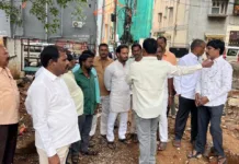 మెట్రో పనులతో పోచమ్మ ఆలయానికి ముప్పు.. పునర్నిర్మాణ స్థలాన్ని పరిశీలించిన రవికుమార్ యాదవ్