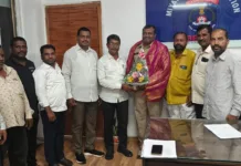 మియాపూర్ పోలీస్ స్టేషన్ నూతన సీఐ, డిటెక్టివ్ ఇన్స్పెక్టర్కు గిరిజన సంక్షేమ సంఘం సన్మానం