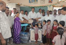 కేటీఆర్ జన్మదినం సందర్భంగా ప్రభుత్వ పాఠశాల విద్యార్థులకు బ్యాగులు, క్రీడా సామగ్రి పంపిణీ
