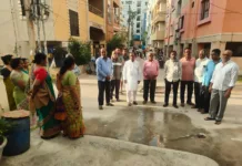 శ్రీనివాస్ కాలనీలో పాదయాత్ర.. డ్రైనేజీ సమస్య పరిష్కారానికి హమీద్ పటేల్ హామీ