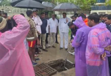 వైశాలి నగర్ మ్యాన్హోల్ ఘటన.. బాలయ్య కుటుంబానికి ఆరెకపూడి గాంధీ పరామర్శ..