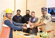 నిర్మాణ కార్మికులకు BOCW నమోదు కార్డులు