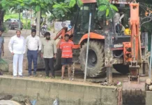 నాలాలో గల్లంతైన బాలయ్య కోసం ముమ్మర గాలింపు.. స్వయంగా పర్యవేక్షించిన ఆరెకపూడి గాంధీ