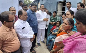 ప్రేమ్నగర్ నాలా ప్రమాద బాధిత కుటుంబానికి ఎమ్మెల్యే ఆరెకపూడి గాంధీ రూ.2 లక్షల సాయం