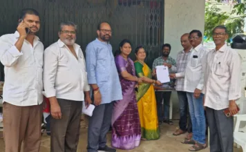 మియాపూర్లో SIR ఓటర్ నమోదు కేంద్రాల పరిశీలన