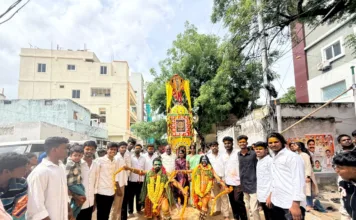 శాంతినగర్లో ఘనంగా బోనాలు