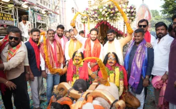 బోనాల వేడుకల్లో ఫలహారం బండి రథయాత్ర.. పాల్గొన్న రవికుమార్ యాదవ్