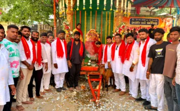 బోనాల ఉత్సవాల్లో పాల్గొన్న కాంగ్రెస్ నేతలు
