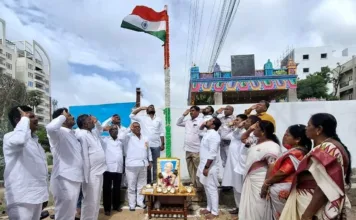 స్వాతంత్ర దినోత్సవాన ఖాజాగూడలో హరితహారం.. మొక్కలు నాటిన సాయిబాబా