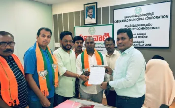 హఫీజ్పేట్లో పెండింగ్ అభివృద్ధి పనులు వెంటనే పూర్తి చేయాలి: బీజేపీ