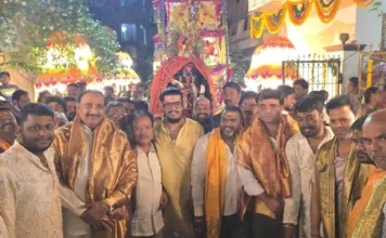 సుమిత్ర నగర్ లో పలహారం బండి ఊరేగింపు లో పాల్గొన్న గాంధీ