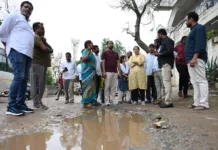 సుభాష్నగర్లో పౌర సమస్యలపై కమిషనర్ సమీక్ష