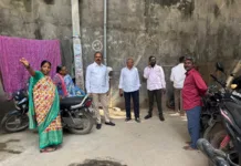సాయినగర్ బస్తీలో డ్రైనేజీ సమస్యపై శ్రీనివాస్ గౌడ్ పరిశీలన