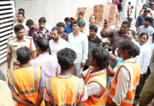 అక్రమ నిర్మాణాలపై చర్యలు తీసుకోవాలి: రవికుమార్ యాదవ్