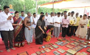 భక్తికి గౌరవం.. పర్యావరణానికి బాధ్యత: 17 దేవాలయాల్లో CMC డివైన్ వేస్ట్ కలెక్షన్ డ్రైవ్
