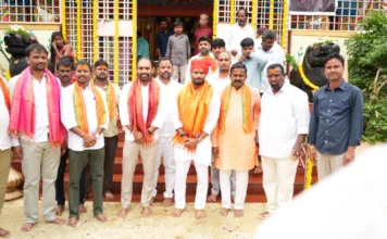 శ్రావణమాస బోనాల సందర్భంగా అమ్మవార్లకు రవికుమార్ యాదవ్ ప్రత్యేక పూజలు