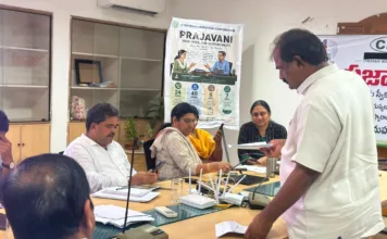 44 సర్వే నంబర్లో అక్రమ నిర్మాణాలపై చర్యలు తీసుకోవాలి: బీఆర్ఎస్ నేత సంతోష్రెడ్డి