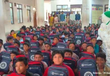 పేద విద్యార్థులకు అండగా నిలవాలి: ఎంఈఓ రవీందర్ రాజు