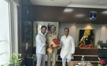 సైబరాబాద్ సీపీ రమేష్ను కలిసిన భిక్షపతి యాదవ్, రవికుమార్ యాదవ్