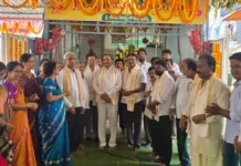 శ్రీ లక్ష్మీ గణపతి దేవాలయ ప్రథమ వార్షికోత్సవంలో ప్రత్యేక పూజలు