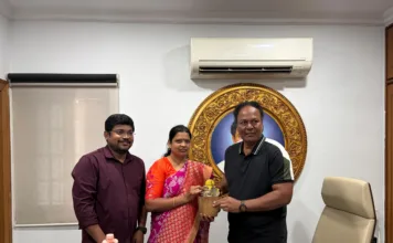 బొబ్బ నవతారెడ్డికి విత్తన గణపతి అందజేసిన గ్రీన్ ఇండియా ఛాలెంజ్ కో ఫౌండర్