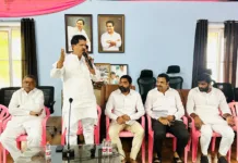 శేరిలింగంపల్లి బీఆర్ఎస్ ముఖ్య నేతలతో మాధవరం కృష్ణారావు, శంభీపూర్ రాజు సమీక్ష