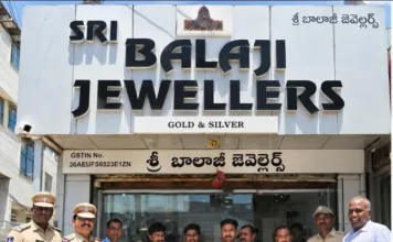 బాలాజీ జ్యువెల్లరీ చోరీ కేసు ఛేధన.. నలుగురు అరెస్ట్