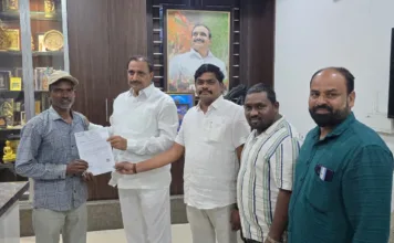 రూ.2.50 లక్షల CMRF-LOC అందజేసిన PAC చైర్మన్ ఆరెకపూడి గాంధీ