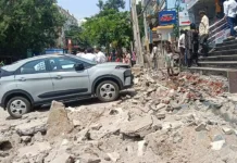 గోకుల్ ప్లాట్స్ 80 ఫీట్ రోడ్డు విస్తరణలో పారదర్శకత పాటించాలి