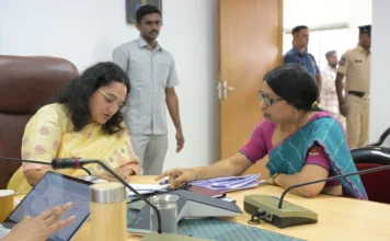 సోమవారం ప్రజావాణికి 49 ఫిర్యాదులు.. 44 టౌన్ ప్లానింగ్ సమస్యలే