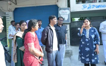 బాలాజీనగర్లో సీఎంసీ కమిషనర్ క్షేత్రస్థాయి తనిఖీ.. ఆక్రమణల తొలగింపునకు ఆదేశాలు