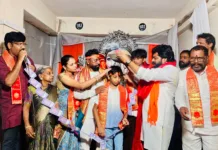 ఎస్పీ రెసిడెన్సీ వినాయకుడి లడ్డూ వేలం.. రూ.1.52 లక్షలకు దక్కించుకున్న బెజగం కేశవులు