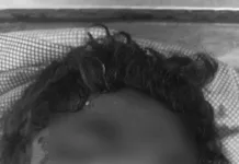 స్కూటీపై నుంచి పడి పంచాయతీ కార్యదర్శి మృతి