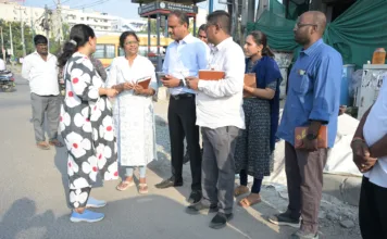 కాకతీయ హిల్స్, మాదాపూర్లో అభివృద్ధి పనులపై కమిషనర్ క్షేత్రస్థాయి పరిశీలన