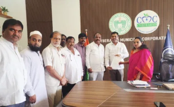 శేరిలింగంపల్లి సమస్యలపై కమిషనర్ సృజనతో రాగం నాగేందర్ యాదవ్ భేటీ